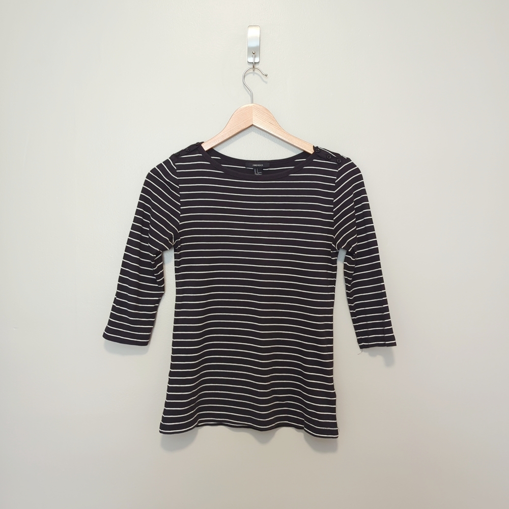 Forever 21 Black and White Fitted Long Sleeve Tee